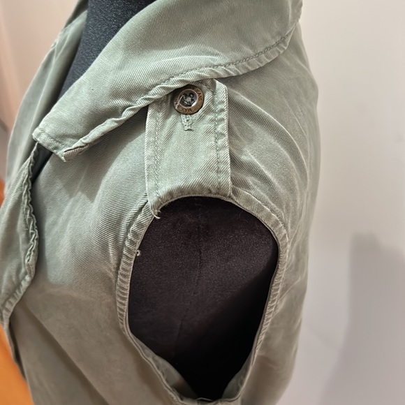 Drawstring cargo vest - Picture 3 of 5